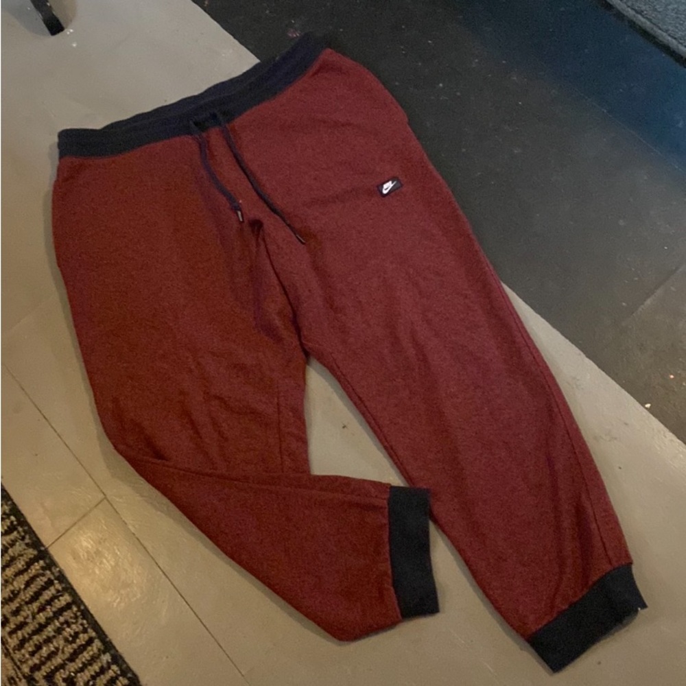 NWOT Nike mens Athletic joggers size extra extra large!